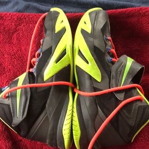 Lebron soldier 8 shoes